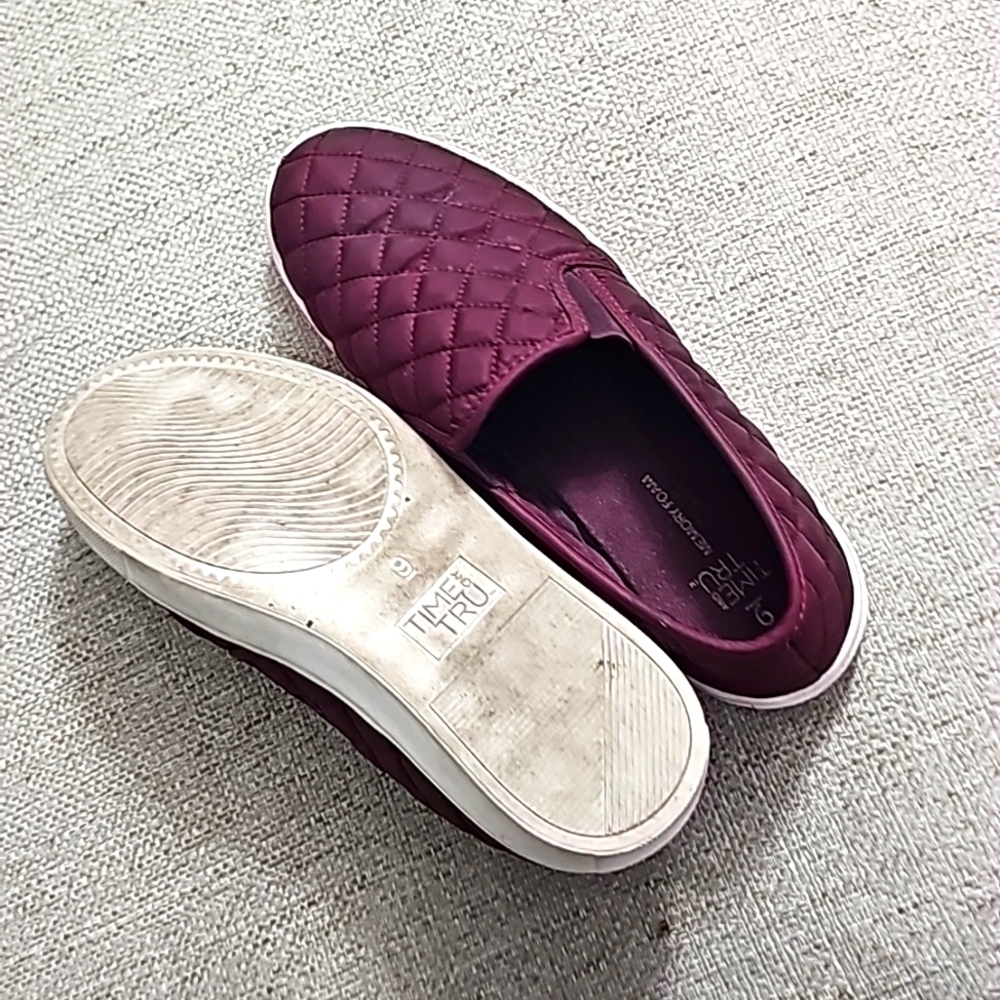 Time And Tru Memory Foam Slip On Burgundy size 9 - Picture 7 of 7